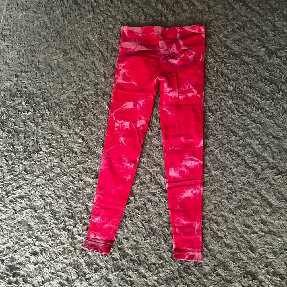 Size medium never worn, no tags